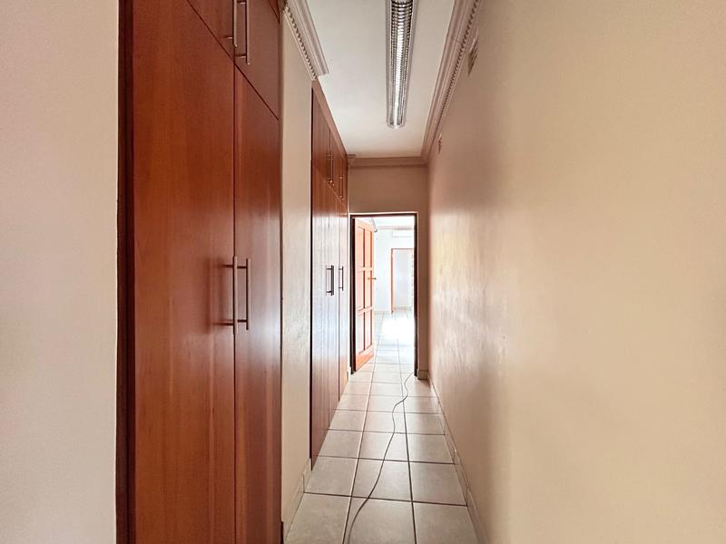 5 Bedroom Property for Sale in Birdwood Estate North West